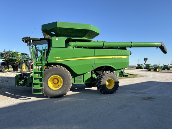 2021 John Deere S780 Combine