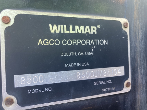 2000 Willmar 8500 Sprayer/High Clearance