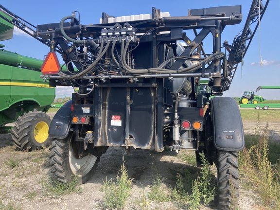 2000 Willmar 8500 Sprayer/High Clearance