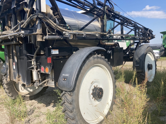 2000 Willmar 8500 Sprayer/High Clearance