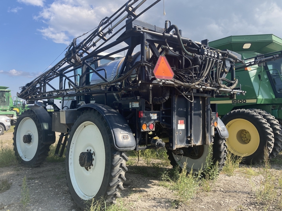 2000 Willmar 8500 Sprayer/High Clearance