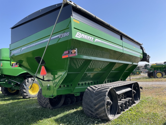 2021 Brent 1396 Grain Cart