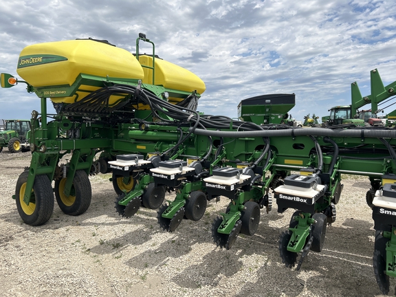 2009 John Deere 1770NT CCS Planter