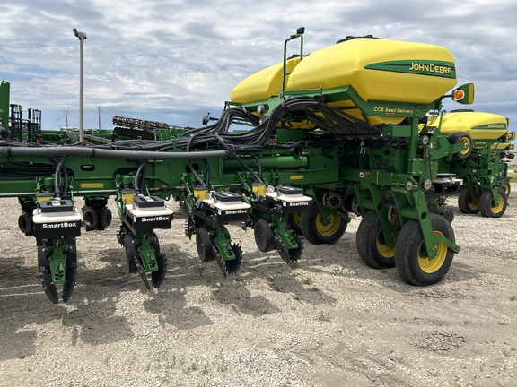 2009 John Deere 1770NT CCS Planter