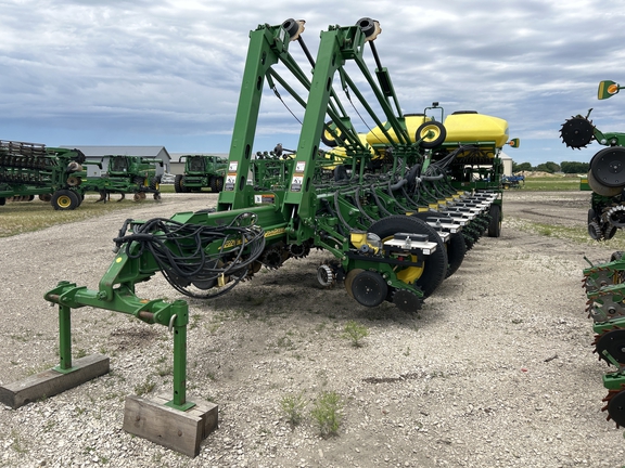 2009 John Deere 1770NT CCS Planter