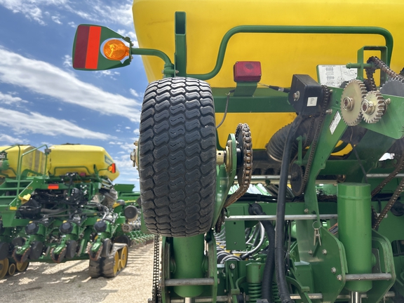 2009 John Deere 1770NT CCS Planter