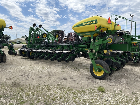 2009 John Deere 1770NT CCS Planter