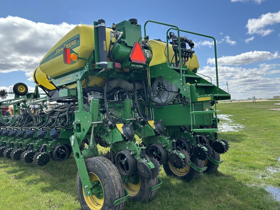 2020 John Deere 1775NT Planter