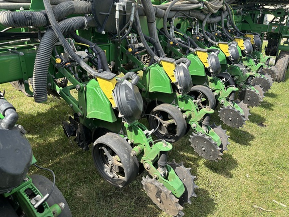 2020 John Deere 1775NT Planter