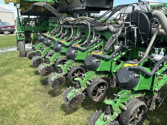 2020 John Deere 1775NT Planter