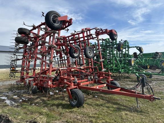 2011 Wil-Rich Quad X2 Field Cultivator