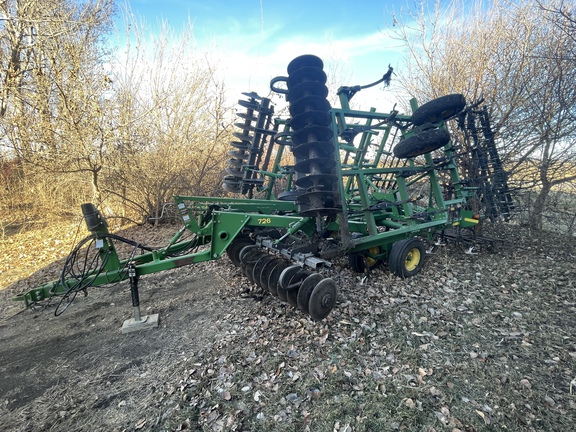 John Deere 726 Mulch Finisher