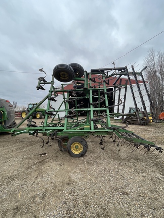 1990 John Deere 960 Field Cultivator