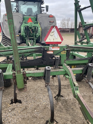 1990 John Deere 960 Field Cultivator