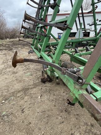 1990 John Deere 960 Field Cultivator