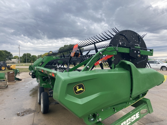 2023 John Deere RD40F Header Combine