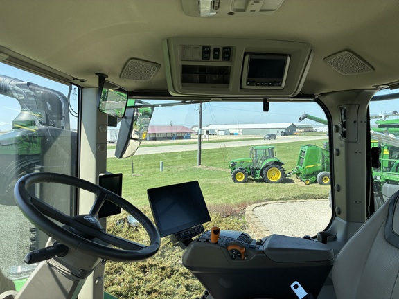 2024 John Deere 9RX 640 Tractor Rubber Track