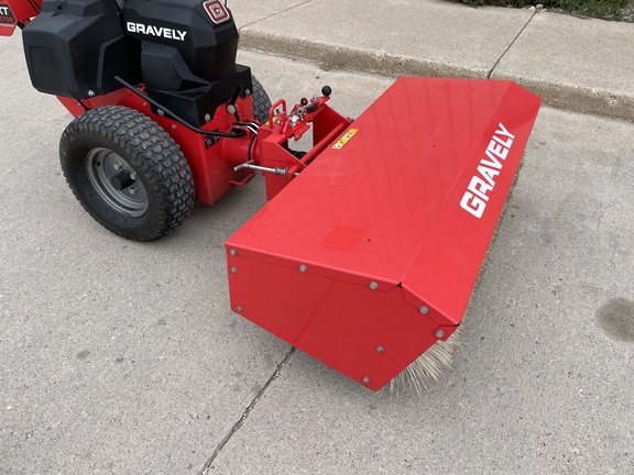 2019 Gravely pro-QXT Mower/Commercial Walk