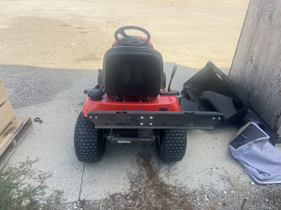 Simplicity Regent 22 B&S Garden Tractor