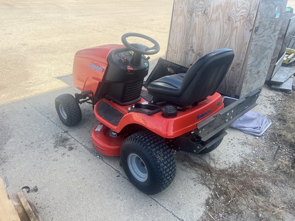 Simplicity Regent 22 B&S Garden Tractor