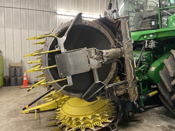 2023 John Deere 772 Header Forage