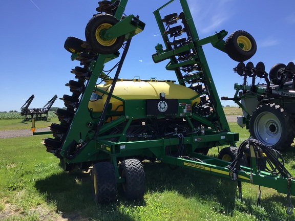 2016 John Deere 1990 Air Seeder