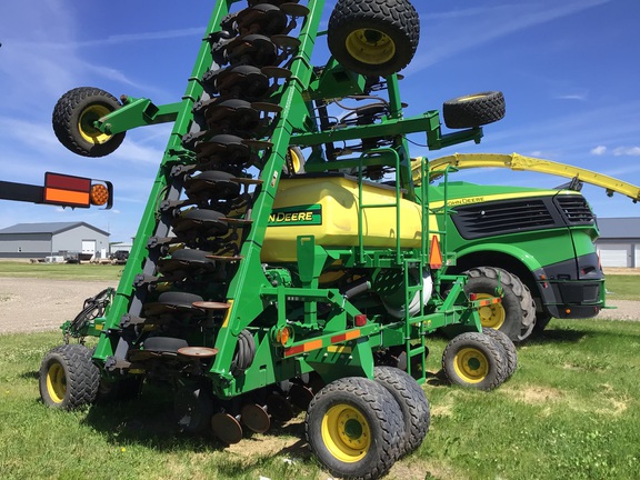 2016 John Deere 1990 Air Seeder