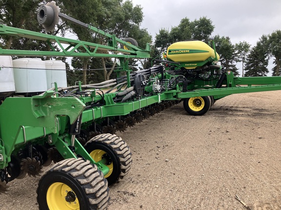 2020 John Deere DB60 Planter