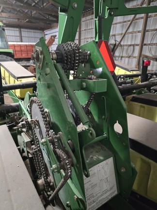 2009 John Deere 1760 Planter