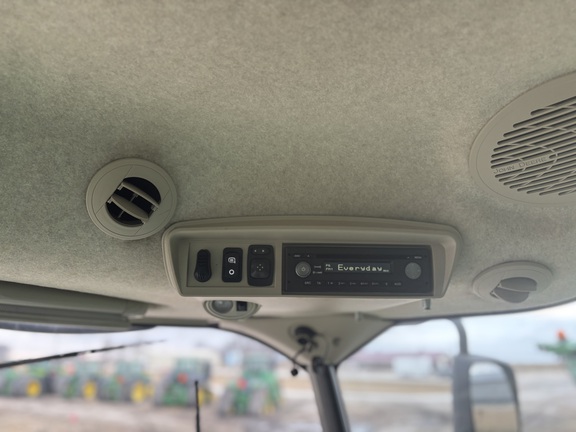 2016 John Deere S690 Combine