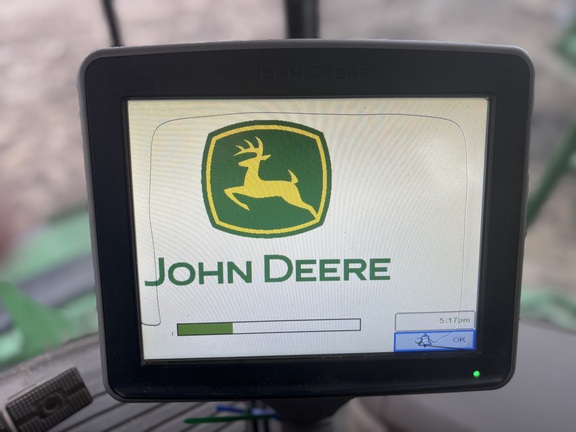 2016 John Deere S690 Combine