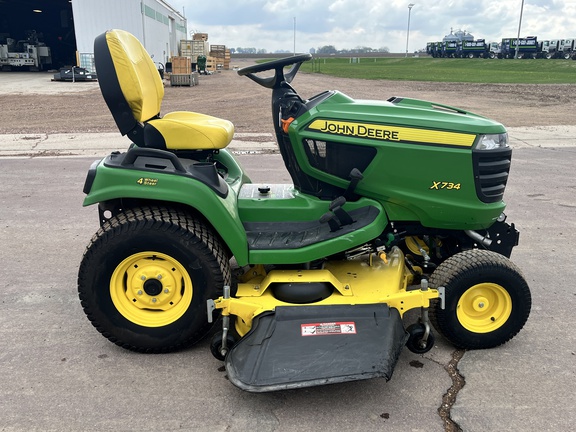 2017 John Deere X734 Garden Tractor