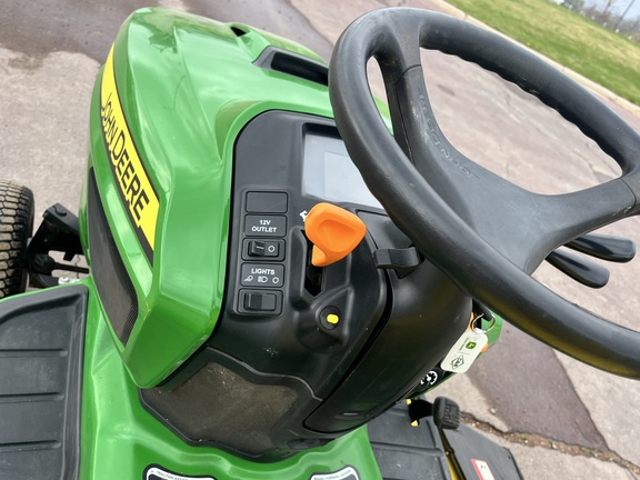 2017 John Deere X734 Garden Tractor