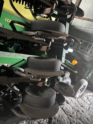 2003 John Deere 1690 Air Seeder