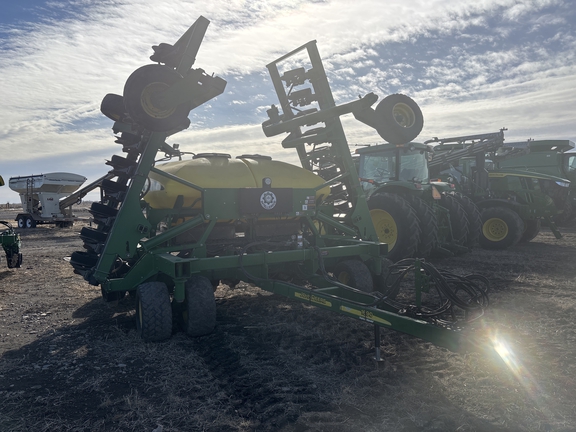 2003 John Deere 1690 Air Seeder
