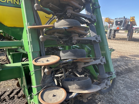 2003 John Deere 1690 Air Seeder