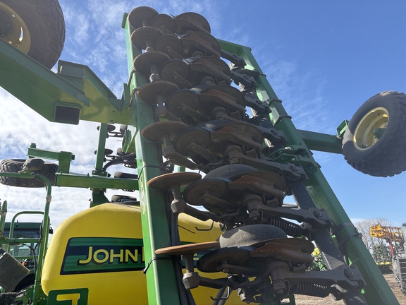 2003 John Deere 1690 Air Seeder