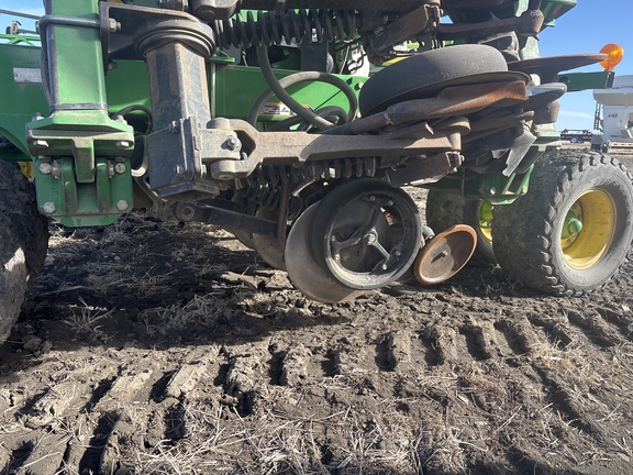 2003 John Deere 1690 Air Seeder