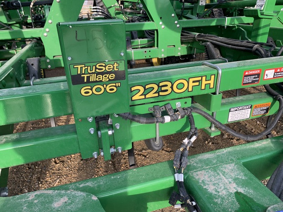 2023 John Deere 2230 Field Cultivator