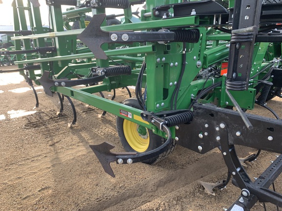 2023 John Deere 2230 Field Cultivator