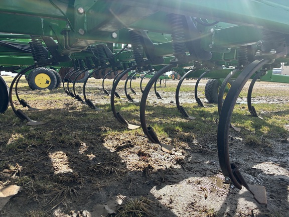 2023 John Deere 2230FH Field Cultivator