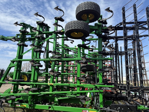 2023 John Deere 2230FH Field Cultivator