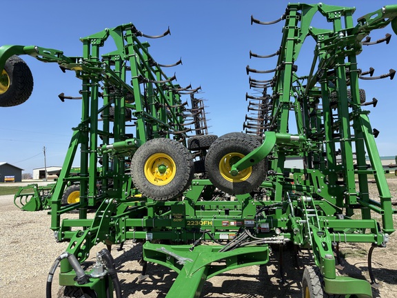2023 John Deere 2230FH Field Cultivator
