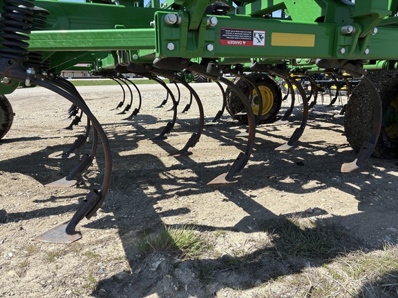 2023 John Deere 2230FH Field Cultivator