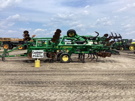 2021 John Deere 2730 Disk Ripper