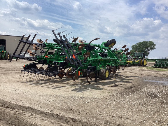 2021 John Deere 2730 Disk Ripper