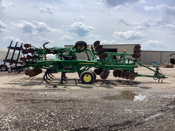 2021 John Deere 2730 Disk Ripper