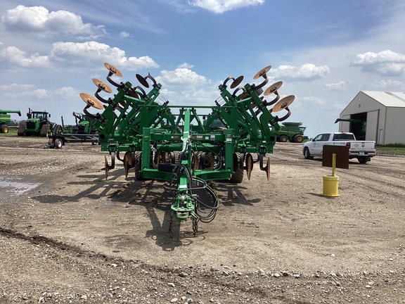 2021 John Deere 2730 Disk Ripper