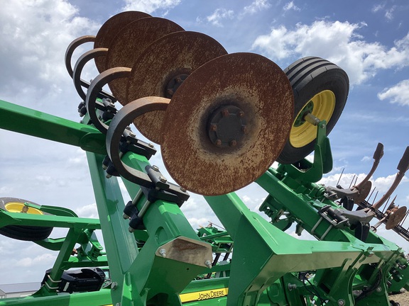2021 John Deere 2730 Disk Ripper