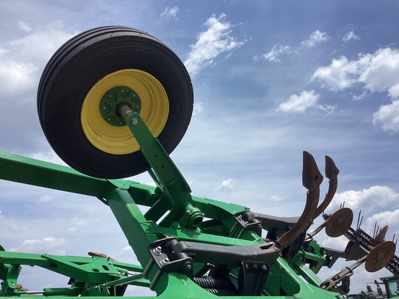 2021 John Deere 2730 Disk Ripper